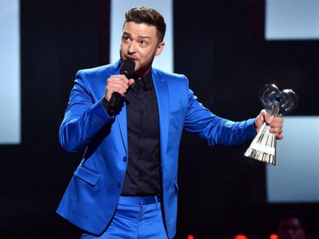Justin Timberlake Gets Emotional, Thanks Jessica Biel at iHeartRadio Music Awards Speech