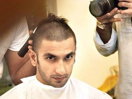 Whoa! Ranveer Singh LIVE Tweets From Operation Theater!
