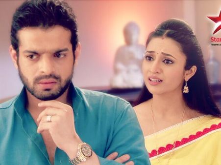 Yeh Hai Mohabbetein: Ruhi Refuses Wearing the New Dress