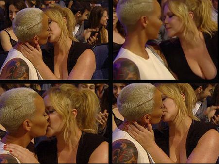 What!! Amber Rose & Amy Schumer Make Out At MTV Movie Awards 2015