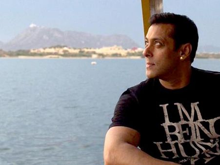 Pics & Video: Salman Khan Enjoying Udaipur While Filming Prem Ratan Dhan Payo