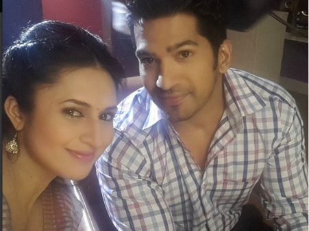 Yeh Hai Mohabbatein's Ishita And Subbu (Amit Tandon) Bond On Sets!