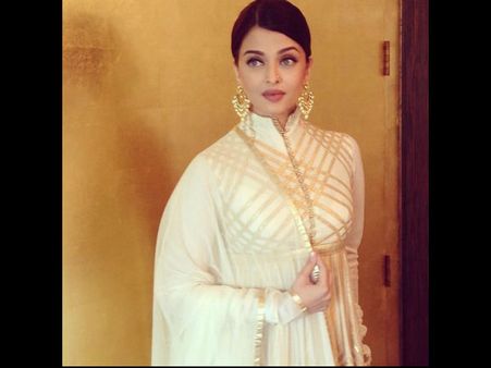 Aishwarya Rai Looks 'Out Of This World' At Jewellery Store Launch
