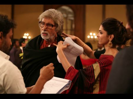 When Deepika Padukone Wanted To Choke Big B On Piku Sets