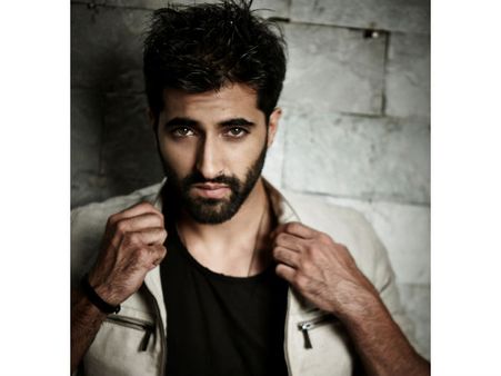 Akshay Oberoi Starts Shoot For His Next!