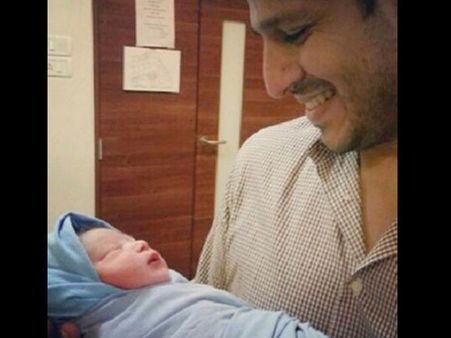 Exclusive Pic: Vivek Oberoi With His Newborn Baby Girl!