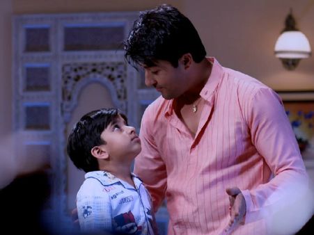 Diya Aur Baati Hum: Ved’s High Demands Puts Sooraj In Trouble!