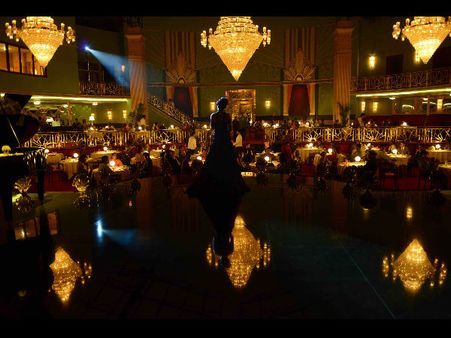 Check How Many People Remained On Bombay Velvet Sets All The Time