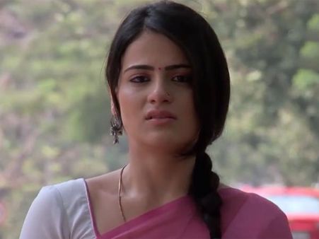 Meri Aashiqui Tum Se Hi: Ishaani To Leave The Country To Avoid Ranveer?