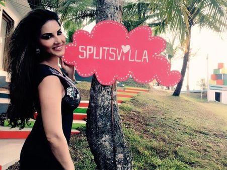 Sunny Leone Shoots For MTV Splitsvilla 8 On A Beach: See PICS