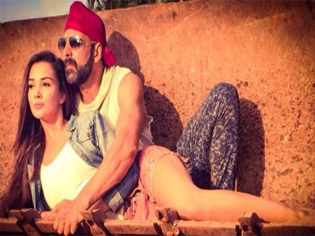 Akshay Kumar-Amy Jackson's Cool Yet Hot Look In Singh Is Bling