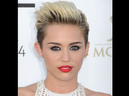 Gross: Miley Cyrus Uploads A Selfie Showing Unshaven Armpits!