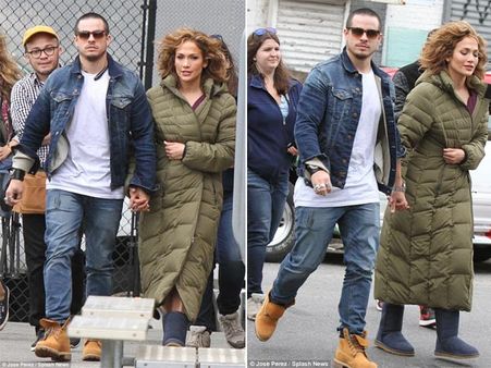Jennifer Lopez Is Dating Casper Smart, Caught Walking Hand-In-Hand
