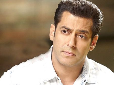 Salman Khan Angry With Fans, Gives Them Warning