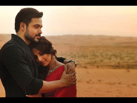 Bollywood Celebrities Praise Hamari Adhuri Kahani On Twitter