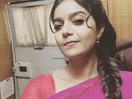 Subramaniapuram Actress Swati Reddy's Reply To Her Fan's Rude Comment Makes Him Delete His Account!
