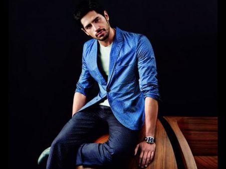 Sidharth Malhotra Wins A Lot Of Praise From Director Karan Malhotra
