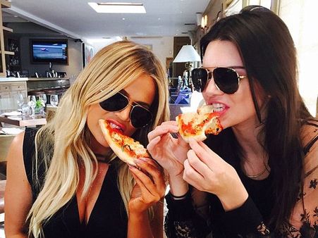 Kendall & Khloe Skip Their Diet For Some Mouth-Watering Pizza!