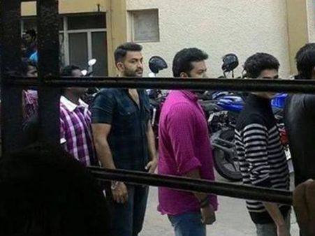 Prithviraj And Indrajith Watch Premam!