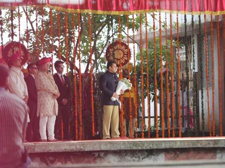 Pictures: Salman Khan Spotted With Sonam Kapoor on Prem Ratan Dhan Payo Sets