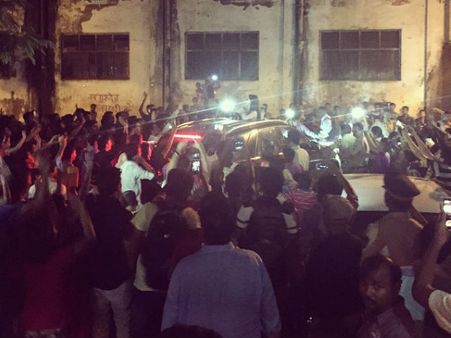 Shraddha Kapoor Fever: More Than 500 Fans Go Crazy