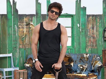 Shahid Kapoor's Performance To Sizzle Jhalak Dikhhla Jaa 8 Episode-1!