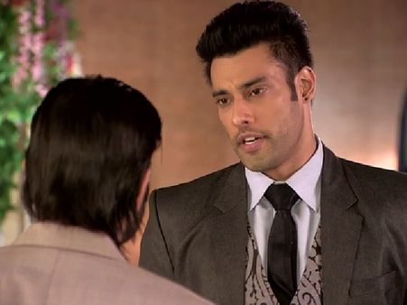Yeh Hai Mohabbatein: Ashok Adopted Romi's Son?