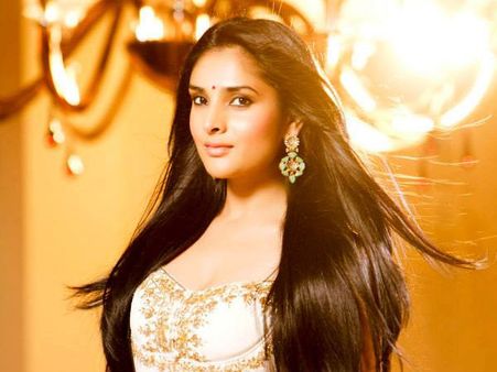 WOW! Sandalwood Queen Ramya Back In Bangalore