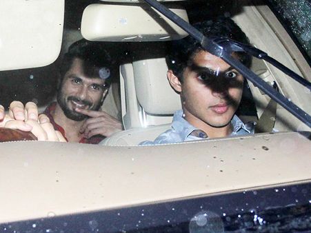 Must See Pictures: Smiling Shahid Kapoor Leaves For His Sangeet Ceremony