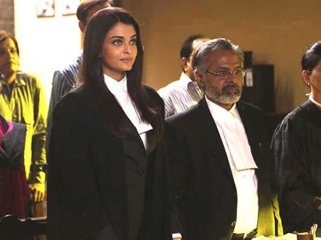 First Stills Of Jazbaa Out : Aishwarya Rai Nails It!