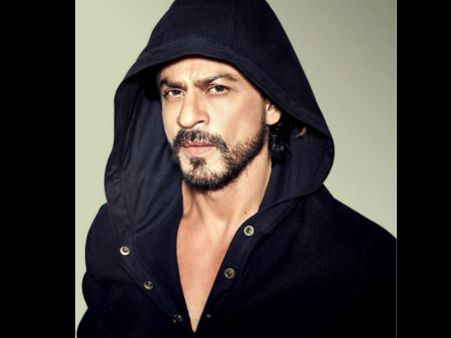 Shahrukh Khan Shocked With The Mysterious Fans' Act On 'Mannat' Wall!