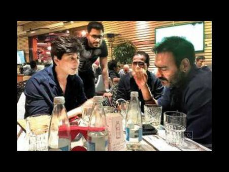 See Rivals Shahrukh Khan-Ajay Devgn Bond Over Dinner In Bulgaria