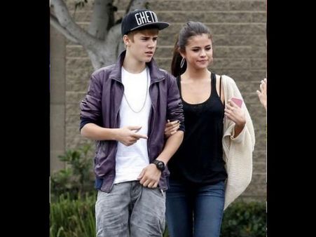 Are Justin Bieber & Selena Gomez Bringing 'Jelena' Back Together?