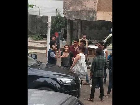 Leaked Pics! Alia Bhatt And Sidharth Malhotra On The Sets Of Kapoor And Sons!