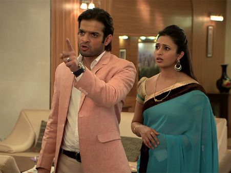 Divyanka Tripathi, Karan Patel Of Yeh Hai Mohabbatein To Fly To Paris For Honeymoon!