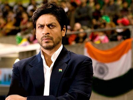 This Director Pissed Off Shahrukh Khan On Twitter By Commenting On His Acting