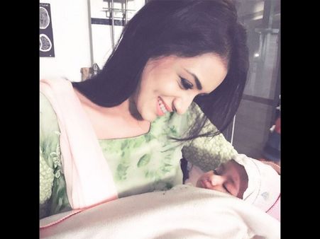 Meri Aashiqui Tum Se Hi: Who Is The Baby With Ritika Aka Smriti Khanna?