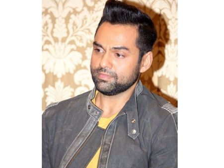 Abhay Deol's KICKASS Statement On The Mumbai Raid Incident!