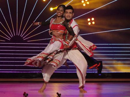 Jhalak Dikhhla Jaa 8: Irfan Pathan To Quit; Prefers Cricket Over Jhalak?