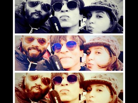 Don't Miss: Shahrukh Khan's Hot Selfie With Best Friends Rohit Shetty And Farah Khan