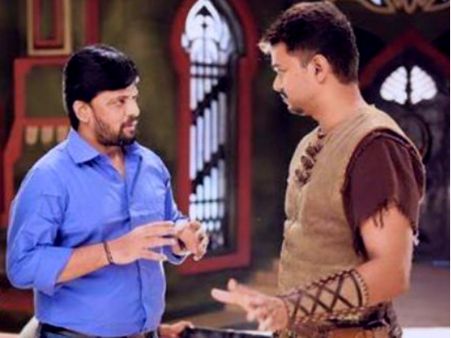 OMG! Did Ilayathalapathy Vijay Scold Director Chimbu Deven For Postponing Puli?