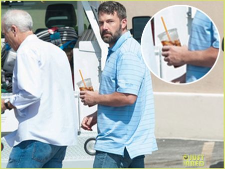 Ben Affleck Goes Out Without Wedding Ring