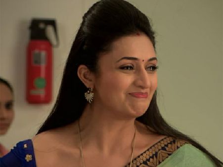 Yeh Hai Mohabbatein: Finally Ishita's Pregnant, Decides To Hide News From All!