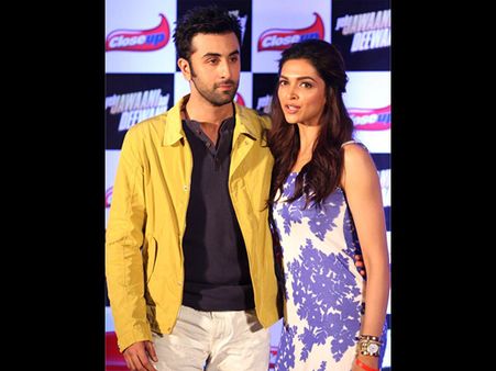 OMG! Deepika Padukone Makes Fun Of Ex Boyfriend Ranbir Kapoor