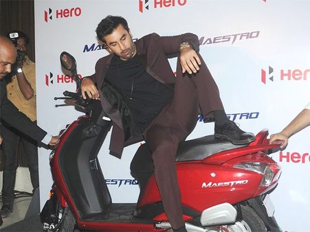 Ranbir Kapoor And Katrina Kaif Roam Thailand On A Scooter