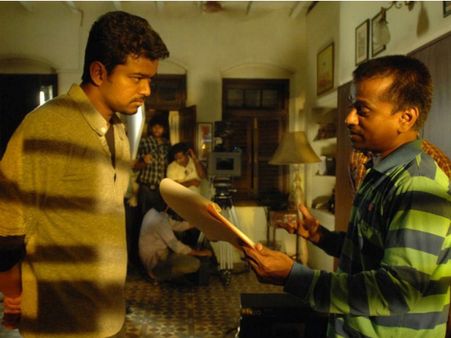 SHOCKER: MCA Graduate Pulls Ilayathalapathy Vijay, AR Murugadoss To Court