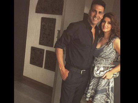 MUST SEE PICS! Akshay Kumar Celebrates His BIRTHDAY With Wife, Twinkle!