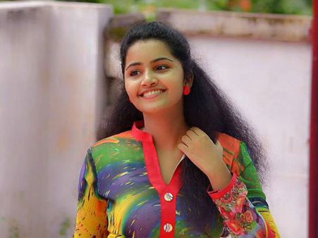 Anupama Parameshwaran To Debut In Telugu