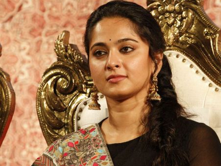 Anushka Upset With Rudramadevi And Size Zero