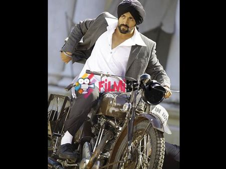 PIC TALK: Is Yash Playing 'Bhagat Singh' In Masterpiece?